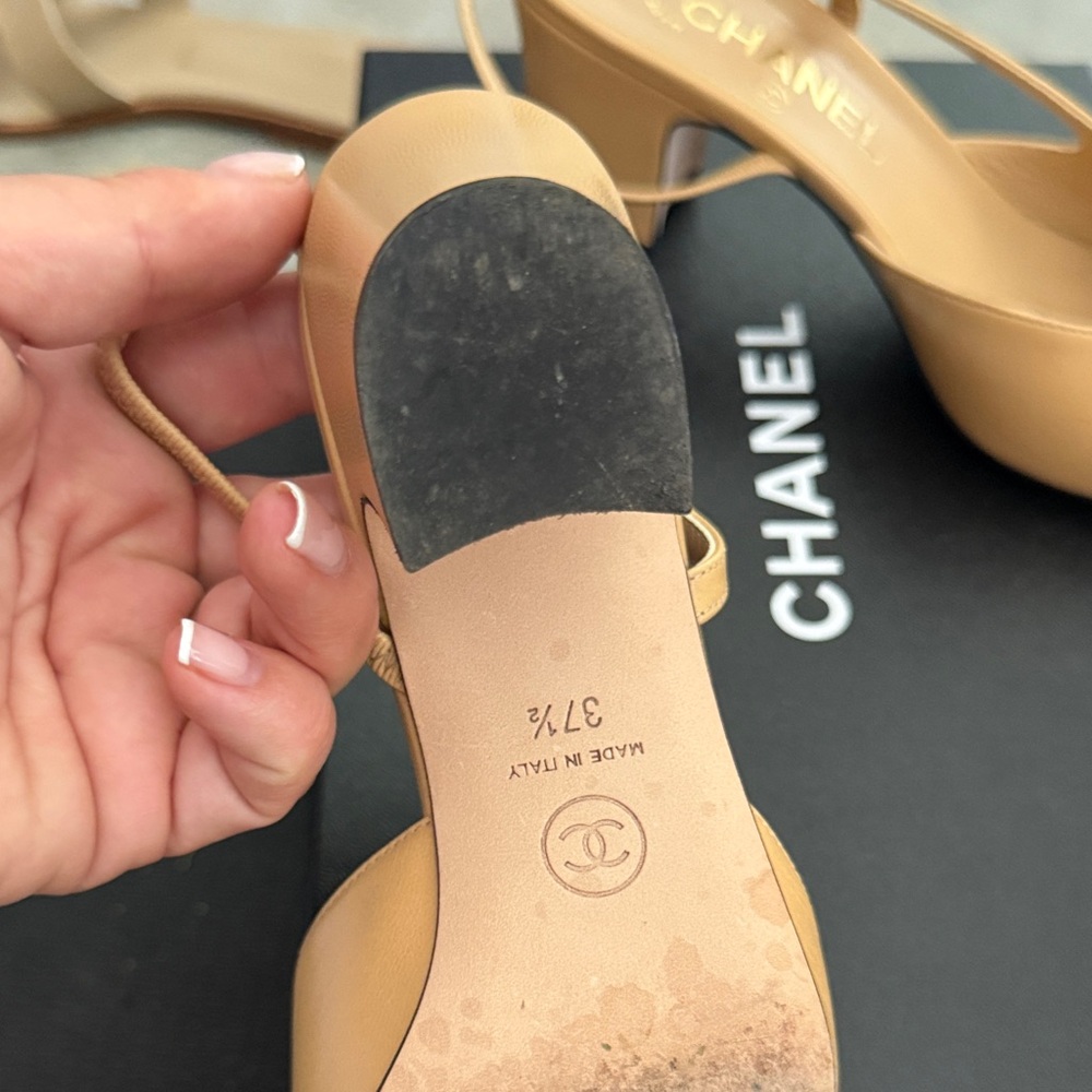 CHANEL Tan and Black Slingback Heels - Picture 5 of 7